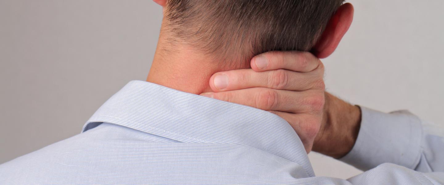 Kopf- Nacken- oder Rückenschmerzen? – Mögliche Ursache: Fehlfunktion des Kiefergelenks
